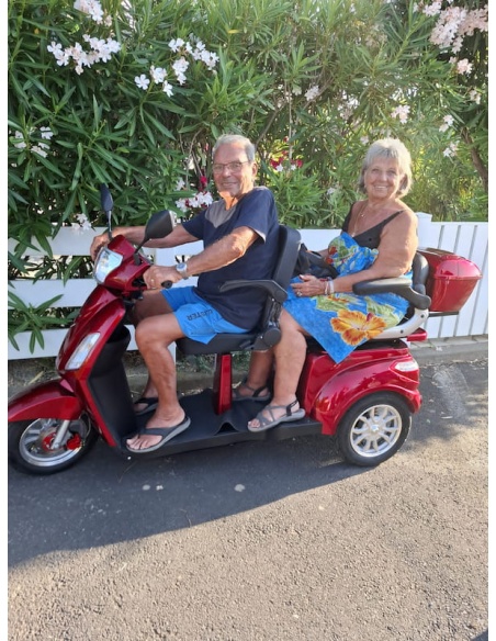 coco-scooter-electrique-3-roues-2-places-1000-watts-pour-pmr-et-seniors-3.jpg